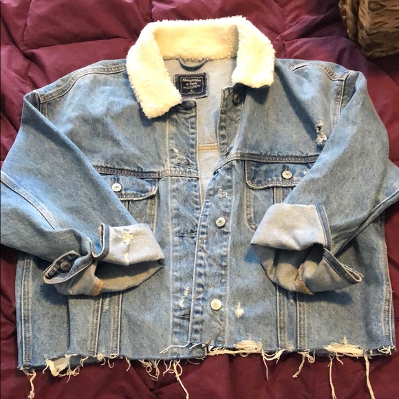 Abercrombie and Fitch Sherpa cropped Jena jacket